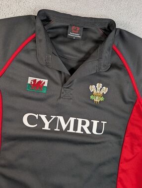 Wales Rugby Jersey Mens Small Red Short Sleeve National Team